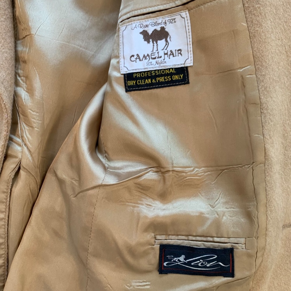Vintage Camel Blazer with button detail - Picture 4 of 6